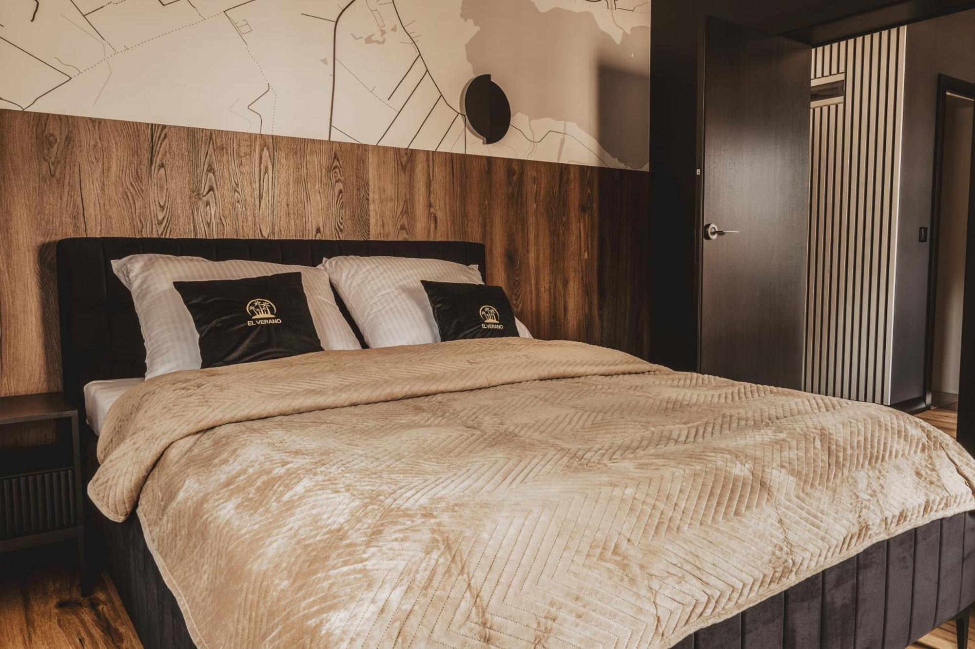 Apartamenty El Verano นีคอร์เซ ภายนอก รูปภาพ